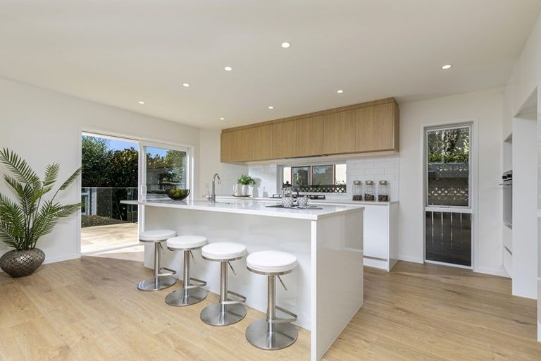 Photo of property in 11a Langana Avenue, Browns Bay, Auckland, 0630