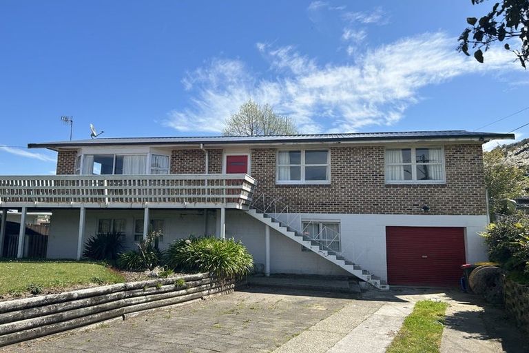 Photo of property in 5 Henry Street, Western Heights, Rotorua, 3015