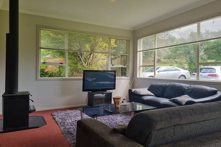 Photo of property in 535 South Road, Omata, New Plymouth, 4374