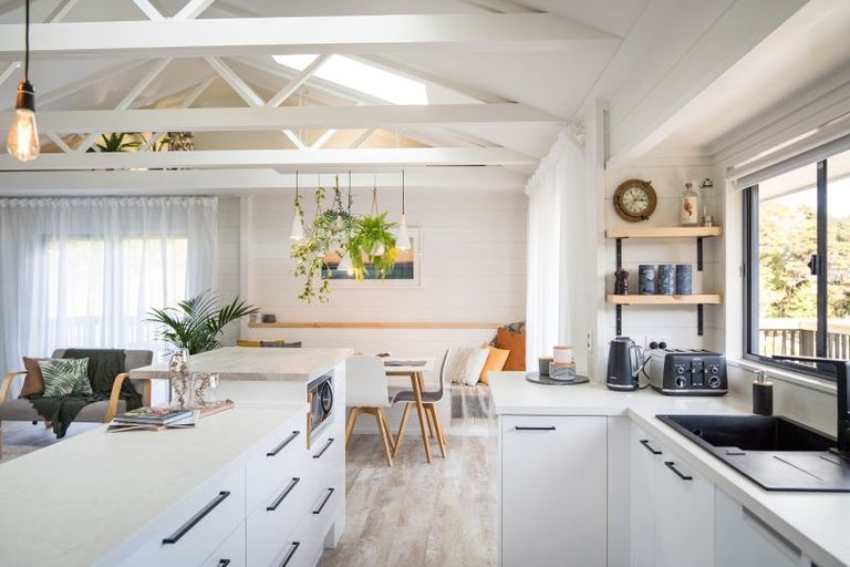 Photo of property in 15 Tutchen Avenue, Raglan, 3225