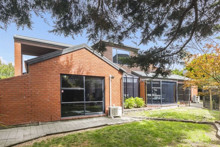 Photo of property in 29 Huntingdon Place, Avonhead, Christchurch, 8042