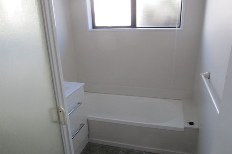 Photo of property in 22a Dunedin Street, Redwood, Christchurch, 8051