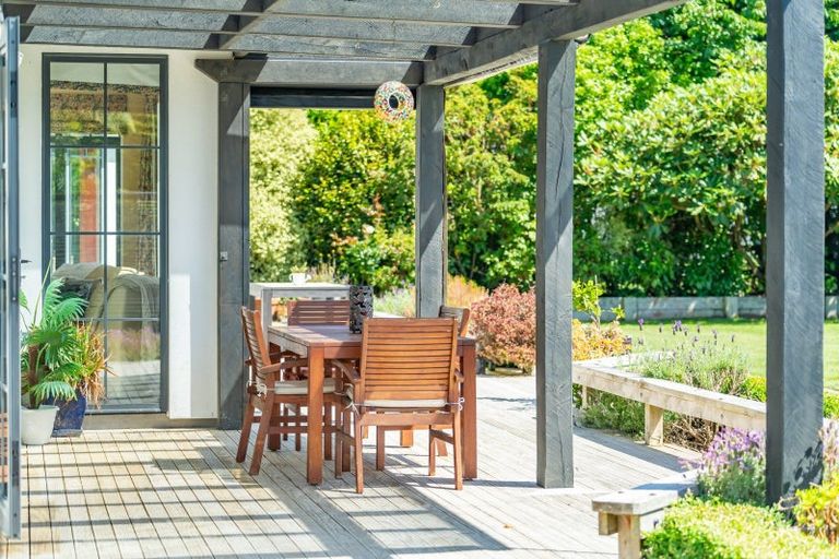 Photo of property in 30 Emerald Hill Drive, Birchville, Upper Hutt, 5018