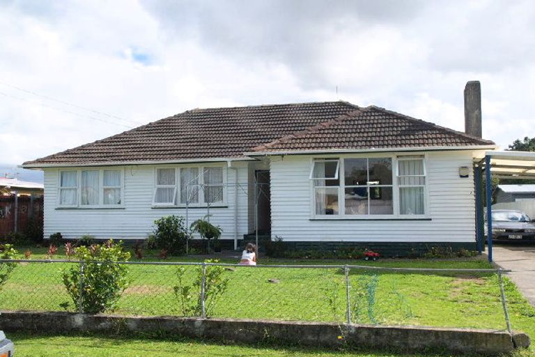 Photo of property in 4 Luke Place, Otara, Auckland, 2023