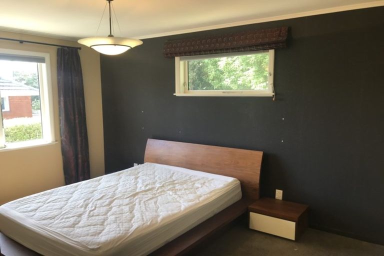 Photo of property in 60 Taylor Terrace, Tawa, Wellington, 5028