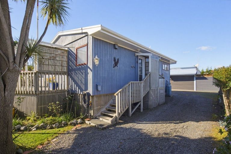 Photo of property in 5 Te Whena Street, Otaki Beach, Otaki, 5512
