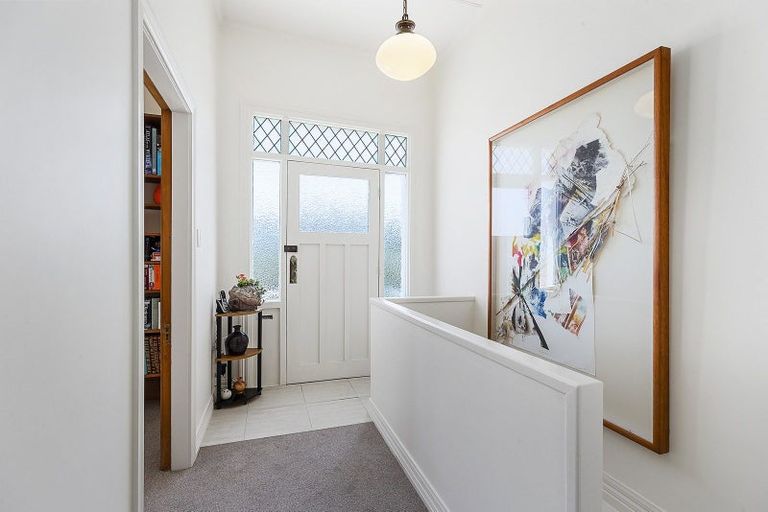 Photo of property in 46 Hawker Street, Mount Victoria, Wellington, 6011