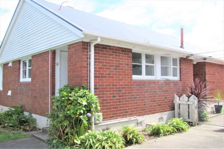 Photo of property in 60 Oxford Terrace, Epuni, Lower Hutt, 5011