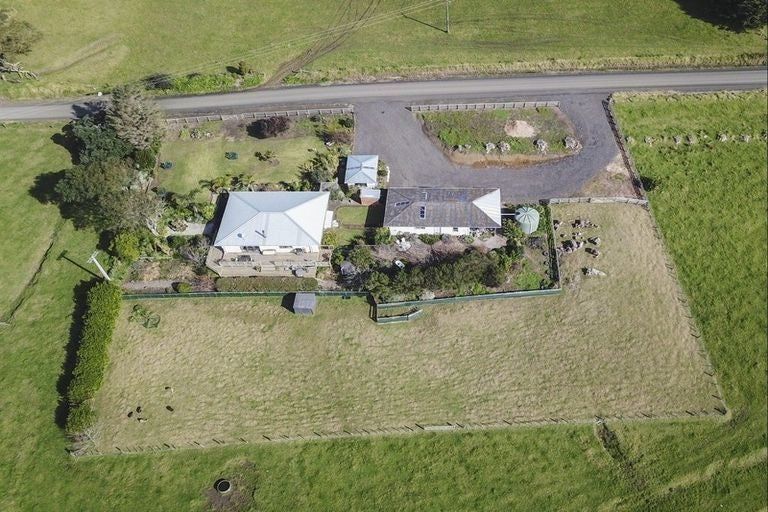Photo of property in 176 Waitapu Road, Aranga, Dargaville, 0376