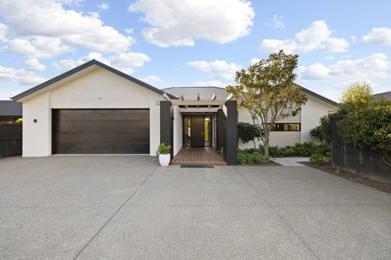 Photo of property in 5 Dalweny Lane, Cracroft, Christchurch, 8025