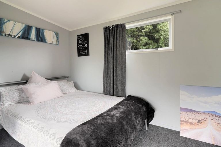 Photo of property in 19 Oxford Road, Lake Rotoma, Rotorua, 3074