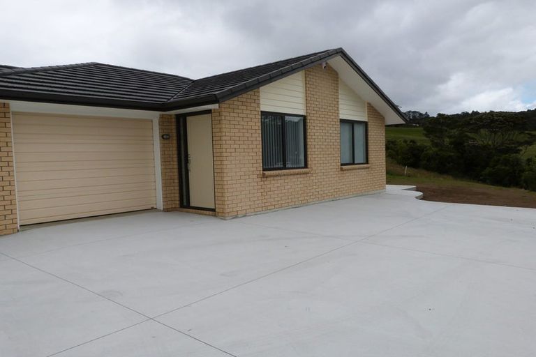 Photo of property in 28c Tram Valley Road, Swanson, Auckland, 0614