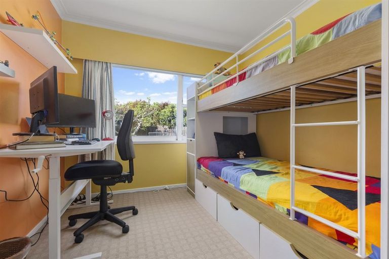 Photo of property in 10 Whiteacres Drive, Sunnyhills, Auckland, 2010