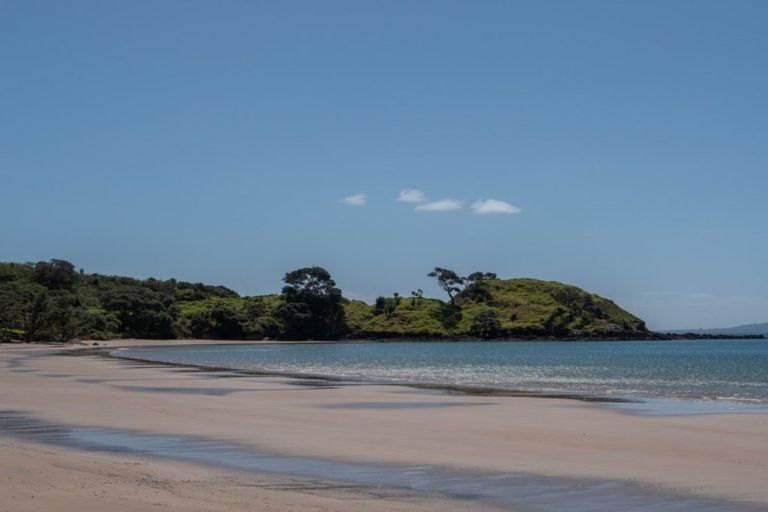 Photo of property in 36 Bayside Drive, Coopers Beach, 0420