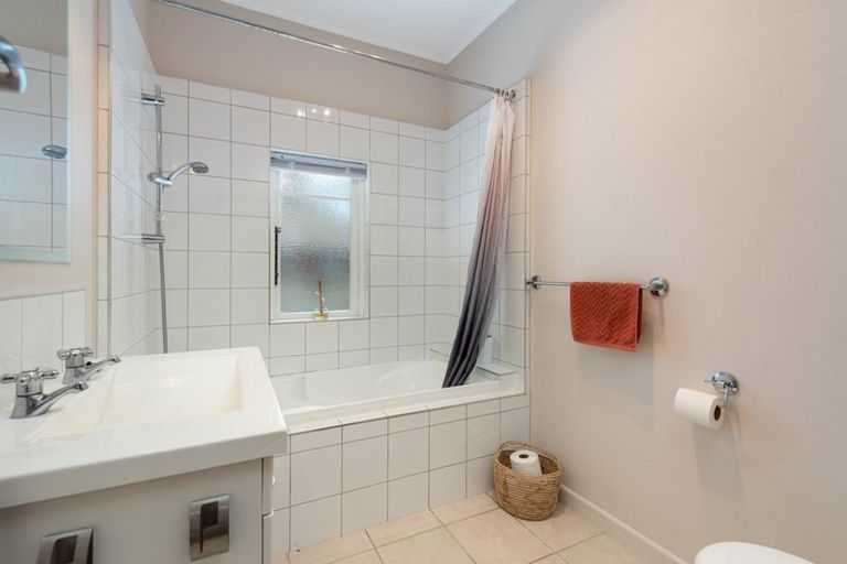 Photo of property in 47 Ngatai Road, Otumoetai, Tauranga, 3110