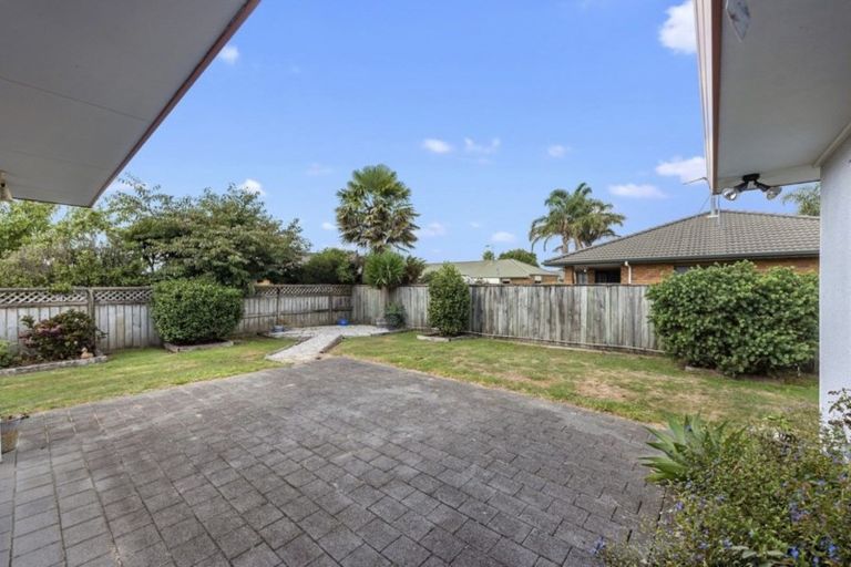 Photo of property in 21 Waiwherowhero Drive, St Andrews, Hamilton, 3200