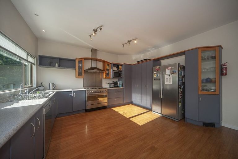 Photo of property in 24 Jordan Street, Island Bay, Wellington, 6023