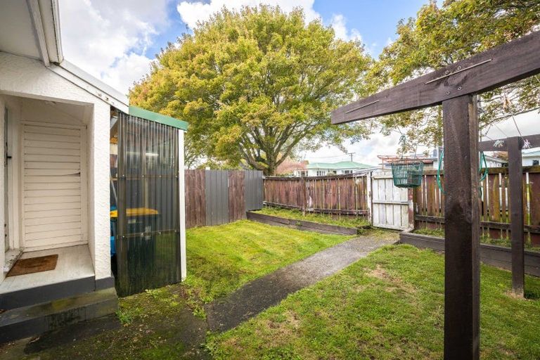 Photo of property in 129 Govett Avenue, Frankleigh Park, New Plymouth, 4310