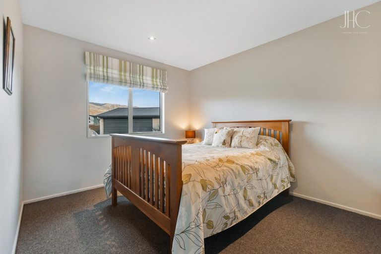 Photo of property in 18 Pisa Moorings Road, Mount Pisa, Cromwell, 9383