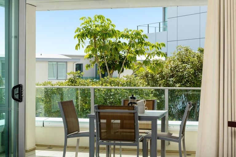 Photo of property in 207/136 Marine Parade, Mount Maunganui, 3116