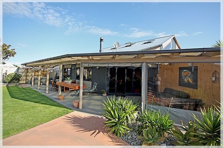 Photo of property in 45 Andrews Street, Foxton Beach, Foxton, 4815