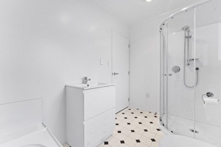 Photo of property in 130h Lakeside Drive, Orewa, 0931