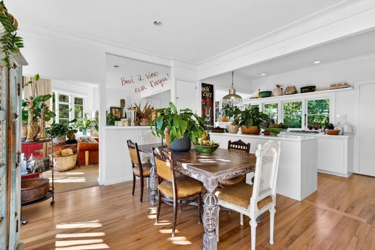 Photo of property in 56 Lucknow Road, Havelock North, 4130