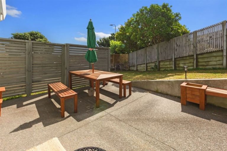 Photo of property in 2 Saint Ives Drive, Camborne, Porirua, 5026