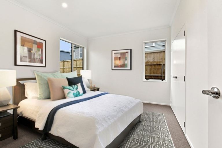 Photo of property in 18 Couldrey Crescent, Red Beach, 0932