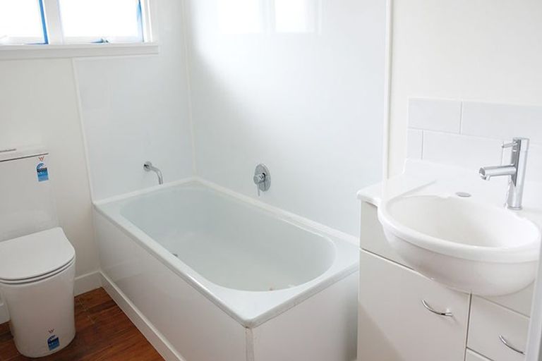 Photo of property in 2/94 Charles Street, Waltham, Christchurch, 8011