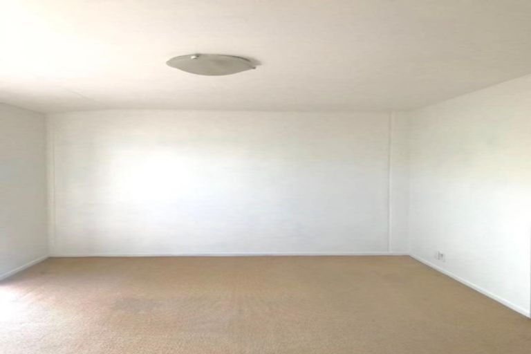 Photo of property in Krisley Court, 12/6 Ambrico Place, New Lynn, Auckland, 0600