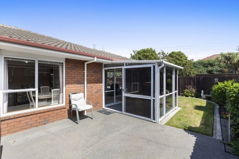 Photo of property in 2/18 Moffett Street, Islington, Christchurch, 8042