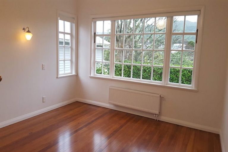 Photo of property in 93 Karori Road, Karori, Wellington, 6012