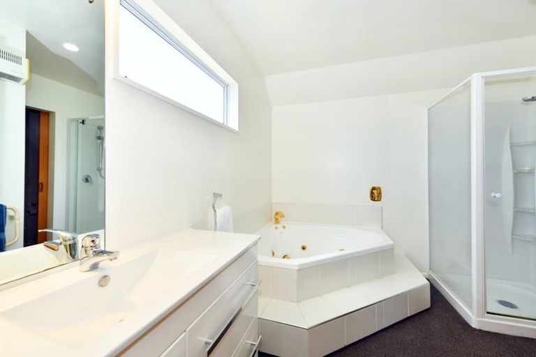 Photo of property in 14 O'connor Place, Burnside, Christchurch, 8053