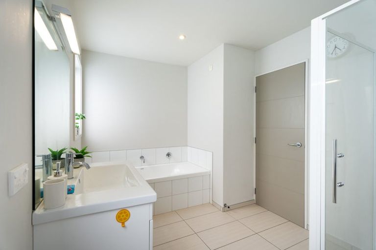 Photo of property in 8 Halewood Grove, Churton Park, Wellington, 6037