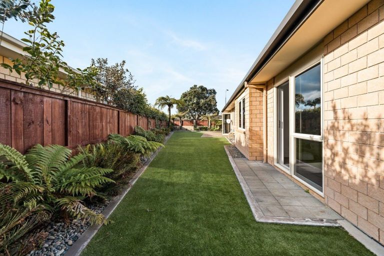 Photo of property in 2 Aranui Drive, Papamoa Beach, Papamoa, 3118