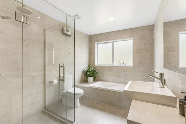 Photo of property in 6 Tuatini Place, Long Bay, Auckland, 0630