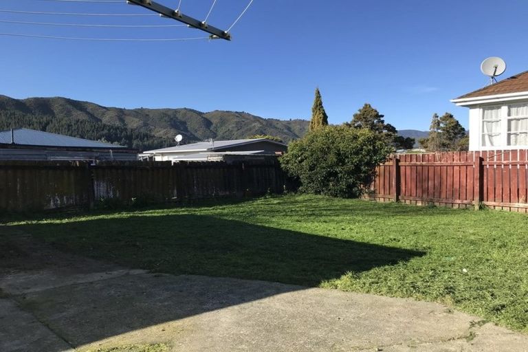Photo of property in 40 Hamstead Street, Wainuiomata, Lower Hutt, 5014