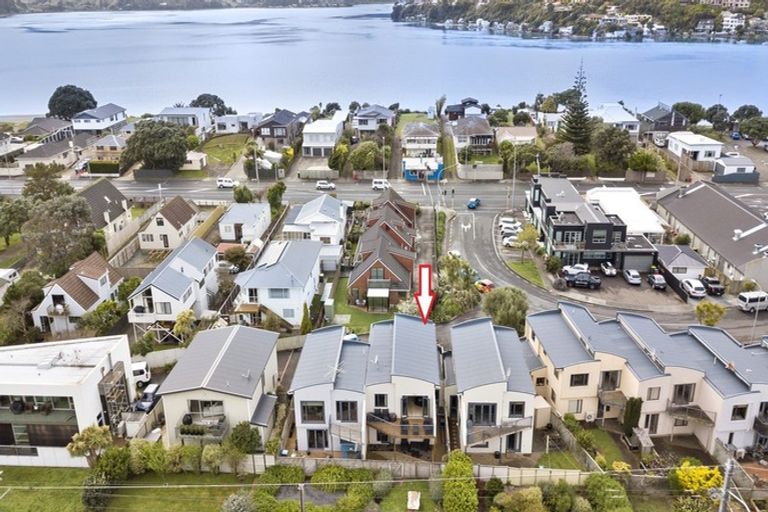 Photo of property in 8 Marina View, Paremata, Porirua, 5026