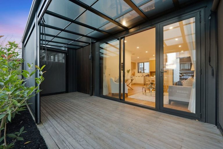 Photo of property in 66 Waipuhinui Way, Wiri, Auckland, 2104