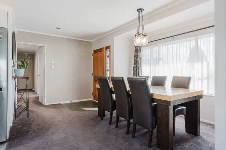 Photo of property in 25 Kentucky Crescent, Nawton, Hamilton, 3200