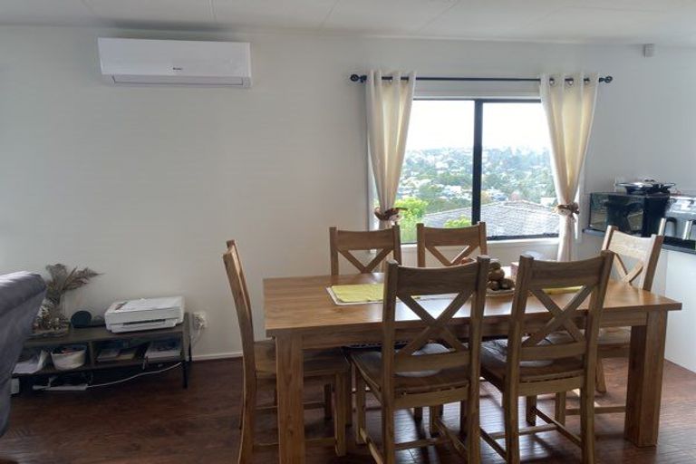Photo of property in 1/3 Valecrest Place, Bayview, Auckland, 0629