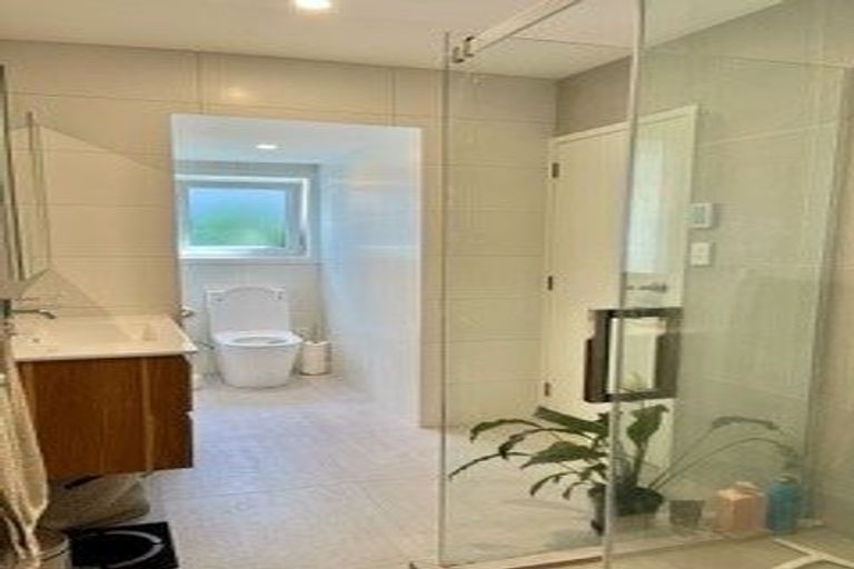 Photo of property in 29 Sylvan Crescent, Te Atatu South, Auckland, 0610