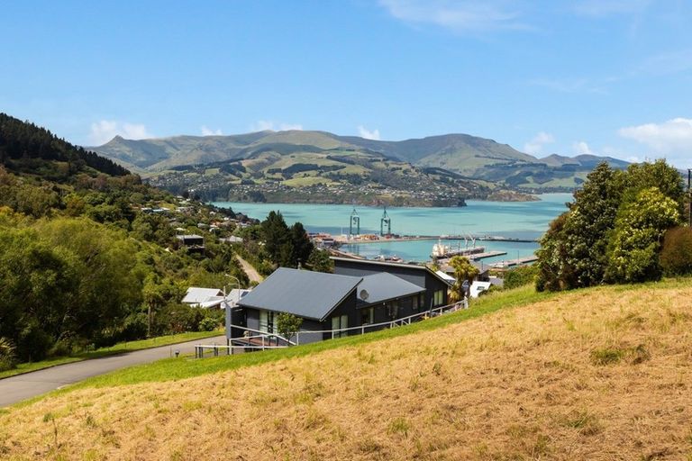 Photo of property in 1 Endeavour Place, Lyttelton, 8082