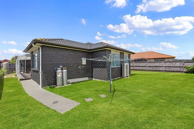 Photo of property in 587 Great South Road, Rosehill, Papakura, 2113