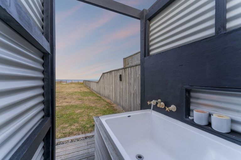 Photo of property in 95 Pukehina Parade, Pukehina, Te Puke, 3189