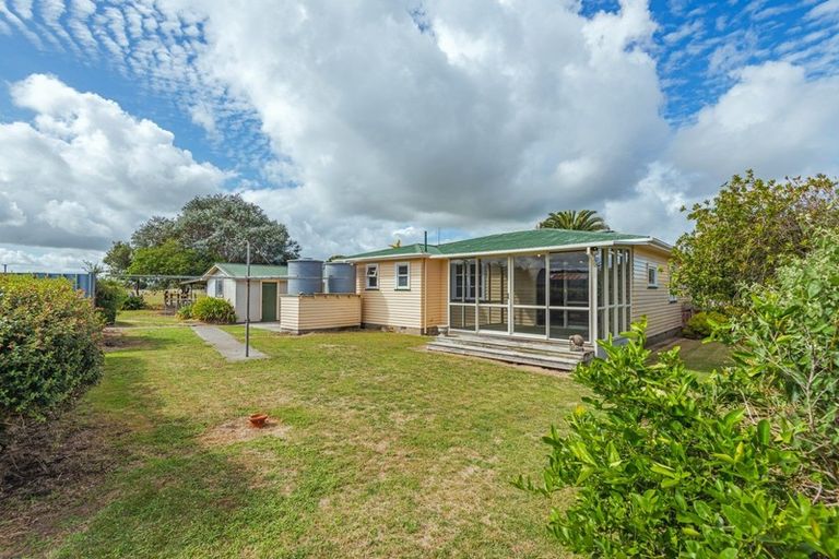 Photo of property in 22 Foxton Beach Road, Foxton, 4891