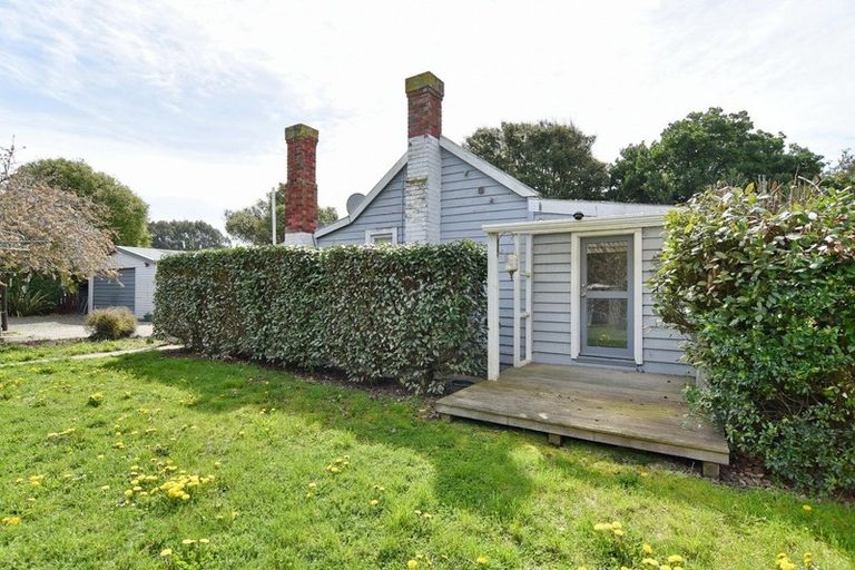 Photo of property in 1401 Main North Road, Waikuku, Rangiora, 7473