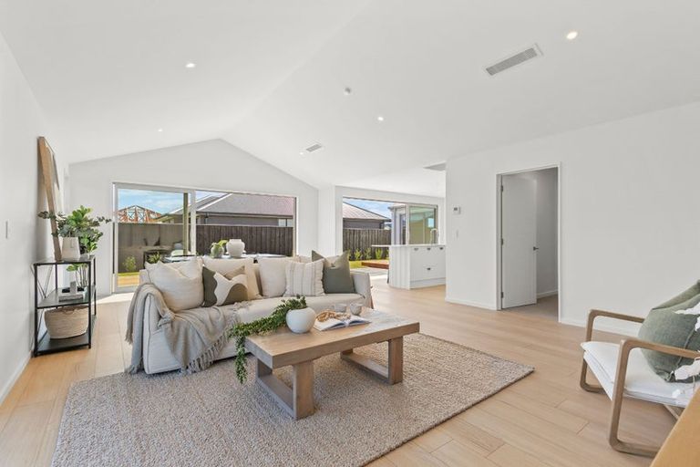 Photo of property in 52 Greig Crescent, Amberley, 7481