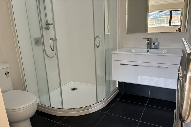 Photo of property in 48 Milan Drive, Glen Eden, Auckland, 0602